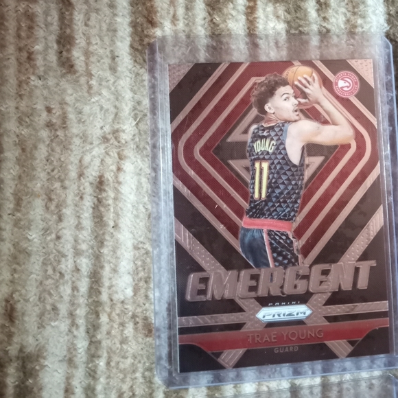 Trae Young 4+1 card lot - Picture 3 of 16